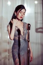 Jun 29, 2021 · vì thế, để bù đắp sự thiệt thòi cho con trai, lệ quyên và đức huy luôn đặt con trai lên vị trí đầu tiên. Lá»‡ Quyen Hat Ná»—i Nhá»› Ä'á»™ng Vien Tinh Tháº§n Nháº¡c SÄ© Phu Quang Chuyá»‡n Sao Plo