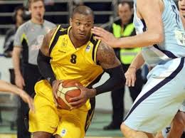 He was born in the family of anthony and aleshia tucker. Kae Arhs Gia Thn Epistrofh Taker Me Aytosarkasmo 8a Mporoyse Na Pai3ei Gia Mas Photo Pressaris Gr