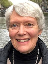 Gloria Clifton's Instagram, Twitter & Facebook