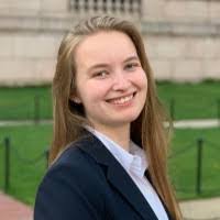 Elizabeth Latham's Instagram, Twitter & Facebook