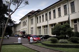 Check spelling or type a new query. Bahagianya Jika Kamu Keterima Di 12 Sman Terbaik Indonesia Langganan Para Selebriti Ini The Colour Of Indonesia
