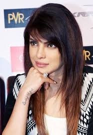 Hairstyles For Broad Foreheads 13 Ways To Hide Them Large Forehead Hairstyles Long Hair Styles Bangs With Medium Hair