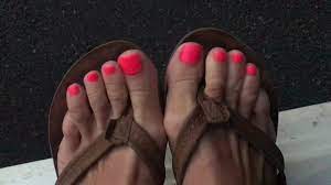 Kissa Sins New video freshly pedicured toes