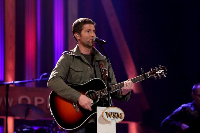 Josh Turner 'Pushing Forward' With New Music After Delays