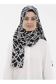 Sal Desenli Dikdortgen Sal Gulsumelkhatroushi Tesettur Turban Abiye Esarp Hijab Newseason Tesetturelbise Tesetturmodasi Tesettura Sal Triko Elbise