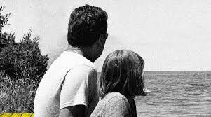 Ser feliz era esto es la última novela de eduardo sacheri, escritor argentino que saltó a la el punto de partida de esta historia es una idea que de seguro nos parecerá conocida: Resumen De Ser Feliz Era Esto De Eduardo Sacheri