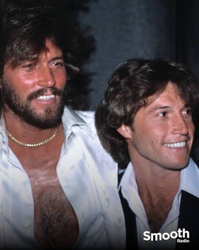 Barry Gibb with brother Andy in 1981 🌟