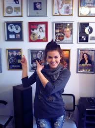 Csobot adél második kislemezes dala! Csobot Adel Csobotadl1 Twitter