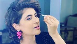His father's name is p. Ayushmann Khurrana S Wife Tahira Kashyap S Take On Her New Hairdo Will Crack You Up Check Out People News Zee News