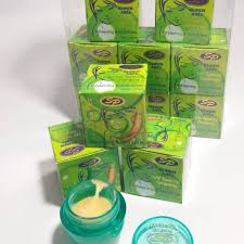 • pada bagian tutup pot terdapat embos emas dengan tulisan beauty pearl skincare, sedangkan pada produk yang palsu tulisan tidak di embos. Jual Produk Cream Sp Special Uv Whitening Murah Detikforum