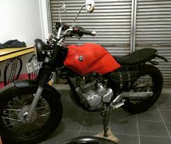 Scorpio 225 Bratstyle