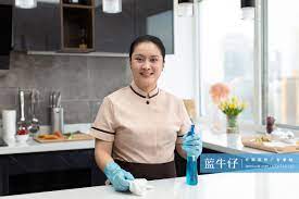 保洁阿姨打扫厨房-蓝牛仔影像-中国原创广告影像素材