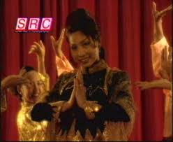 Her first taste of fame came hot on the heels of her participation in a 1985 talent contest, the bintang rtm. Trevormalaywomanhit2 Video