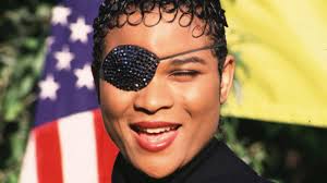 Why does Gabrielle cover one eye and what are the effects of ptosis?