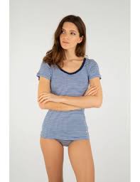 On le glisse sous une veste. T Shirt Raye En Coton Lingerie Femme Armor Lux