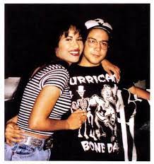 Selena_world_forever_translation of spanish segments:and she is not alone in. Best Of Selena Selsquintanilla Twitter