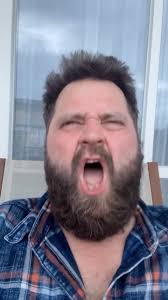 Ychwanegodd Antoine Monot, Jr. lun...