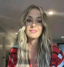 I just finished dressing up now can you show me love with send me friend  request now I'm gonna chart with my lovely fans