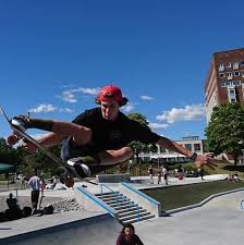 Drammen (uttale (hjelp · info) er en by og kommune i landskapet buskerud i viken fylke.den ligger der drammensvassdraget munner ut i drammensfjorden.kommunen grenser mot lier i nordøst, holmestrand i sør, modum i nord og øvre eiker i vest. Stjordal Skateboardforening Ssf Home Facebook