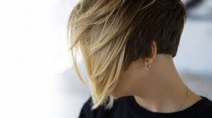 Troverete anche spunti sui tagli capelli corti 2021 per l'estate, stagione che con caldo e afa ci mette sempre un po' in difficoltà. Tagli Capelli Estate 2021 3 Look Di Tendenza Pg Magazine Pg Magazine