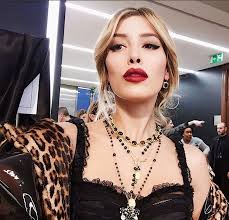 When michelle salas and frida sofia arrived in the family of silvia pinal: Michelle Salas Desfilo Junto A Su Mama Para Dolce Gabbana En Milan Moda Dolce Gabbana Moda Femenina