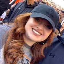 Danielle Luster's Instagram, Twitter & Facebook