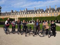 Il faut dire qu'il est largement plus pratique et plus rapide de l'utiliser par rapport. Guided Tours Paris By Electric Bike E Bike Rental Paris Center