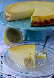 Perfetto a colazione farcito con della marmellata o spolverizzato semplicemente con un velo di zucchero in superficie! Pin Su Dessert