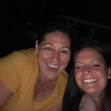 🤎💛🧡 Let's talk BFF! How long have you had yours!?!? This is my BFF Jill  & I in the 6th grade! Tell us about your home girls 👯‍♀️ #bff❤️