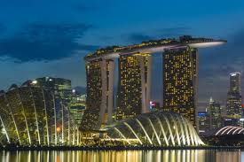Singapore S Skyline Is Absolutely Stunning Try Saying That 5 Times Quickly Singapore Holiday Inn Night Life