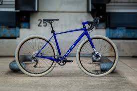 das bulls trail grinder erhalt als gravelbike furs grobe spannende neuerungen ausserdem haben die kolner mit dem harrier ihr alu endurance r rennrad rennen rad