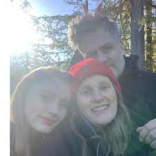 Fundraiser for Anna Rambow by Art Community : Klassbow Love