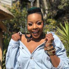 Her detractors, on the other hand, seem to be arguing that she was only featured on master kg's hit song and thus has limited rights. Nomcebo Zikode Biography Age Husband Songs And Net Worth Vkontakte