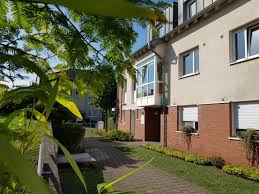 3 schlafzimmer, wohnzimmer, küche , einem badezimmer mit wanne und dusche und einem zusätzlichen wc. 4 Zimmer Wohnung Zu Vermieten Krummenweger Strasse 3 40885 Ratingen Mettmann Kreis Mapio Net