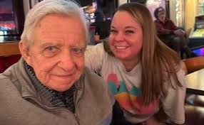 On Thursday afternoon, Red Key Tavern owner Leslie Settle drank a glass of  red wine in the corner booth in honor of her most famous regular, Dan  Wakefield. The literary legend died