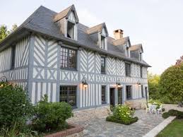 Quelle couleur choisir pour peindre un pan de mur ? 15 Idees De Colombage Peint Colombage Facade Maison Maisons Exterieures
