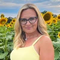 300+ "Becky Holmes" profiles