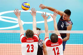 Já o bronze foi para os estados unidos, que derrotaram a eslovênia também por 3 sets a 1. Estados Unidos Despacham Polonia E Avancam A Semifinal Do Volei Masculino Jovem Pan