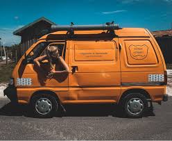 3 places carte grise : Minivan Piaggio Porter Kerstin A Amanege Son Mini Van Et Vit La Vanlife Mini Van Van Suzuki Carry