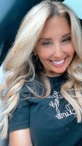 Amber Whatley's Instagram, Twitter & Facebook