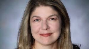 Kelly Lanza's Instagram, Twitter & Facebook