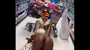 Gibby The Clown gets head in store - XNXX.COM