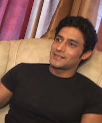 Gagan Malik hurts himself..