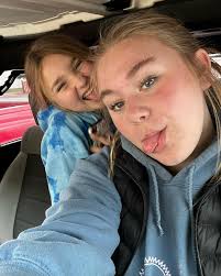 Lacey Mathis (@lramathis) • Instagram photos and videos