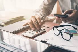 Most finance degrees are three years long, offered as both a bsc and. Accounting Vs Finance Degree What S The Difference Herzing University