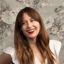 Tessa Cooper's Instagram, Twitter & Facebook