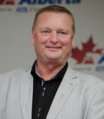 Wayne Drysdale's Instagram, Twitter & Facebook