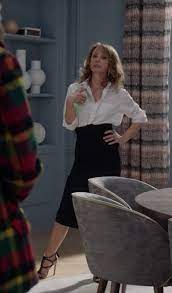 Especially all the outfits worn by emily cooper? Are The French S Outfits In Emily In Paris Accurate Personal Shopper Paris Dress Like A Parisian