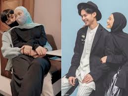 Menurut rey mbayang, sang istri kemungkinan besar akan melahirkan dalam waktu dekat. Unggah Foto Dipangku Rey Mbayang Dinda Hauw Disebut Tak Sopan Oleh Netizen Indozone Id