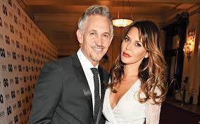 Gary lineker apologises for shopping without face mask. Gary Lineker I Know I Get Called A Leftie A Socialist Luvvie But Really I M Fairly Central